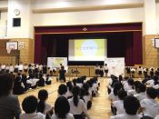 室生小学校２年生の食育発表会